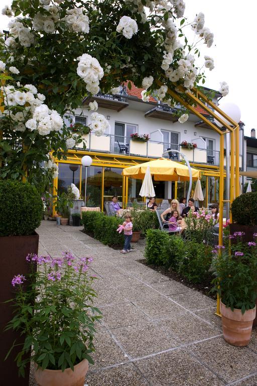 Hotel & Restaurant Seehof Подерсдорф-ам-Зе Екстер'єр фото